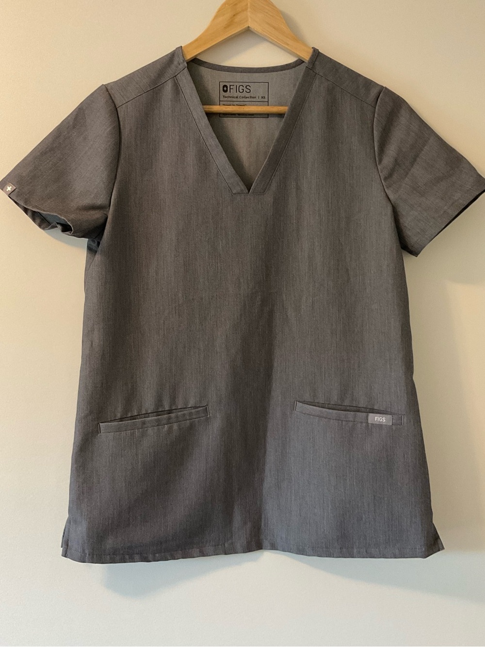 Figs casma scrub top